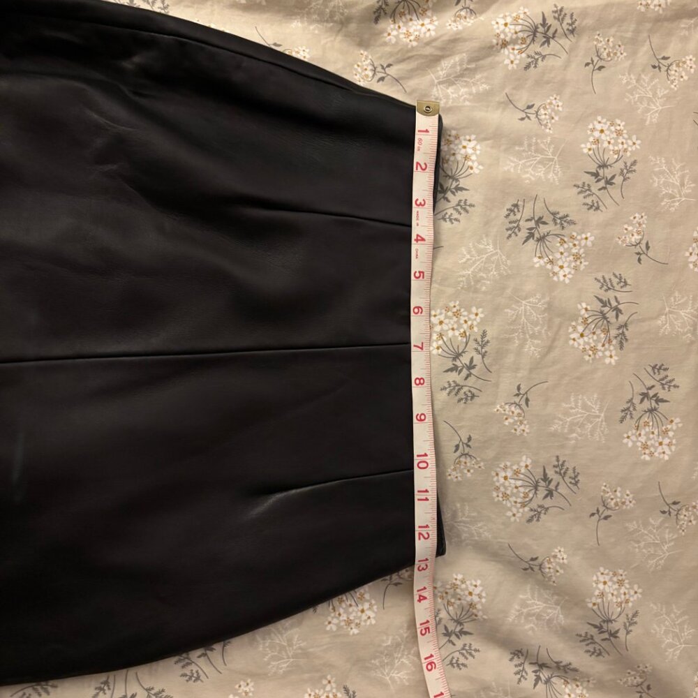 Size 4 Black Knee Length Leather Pencil Skirt - Pelle Studios by Wilsons - Picture 6 of 6